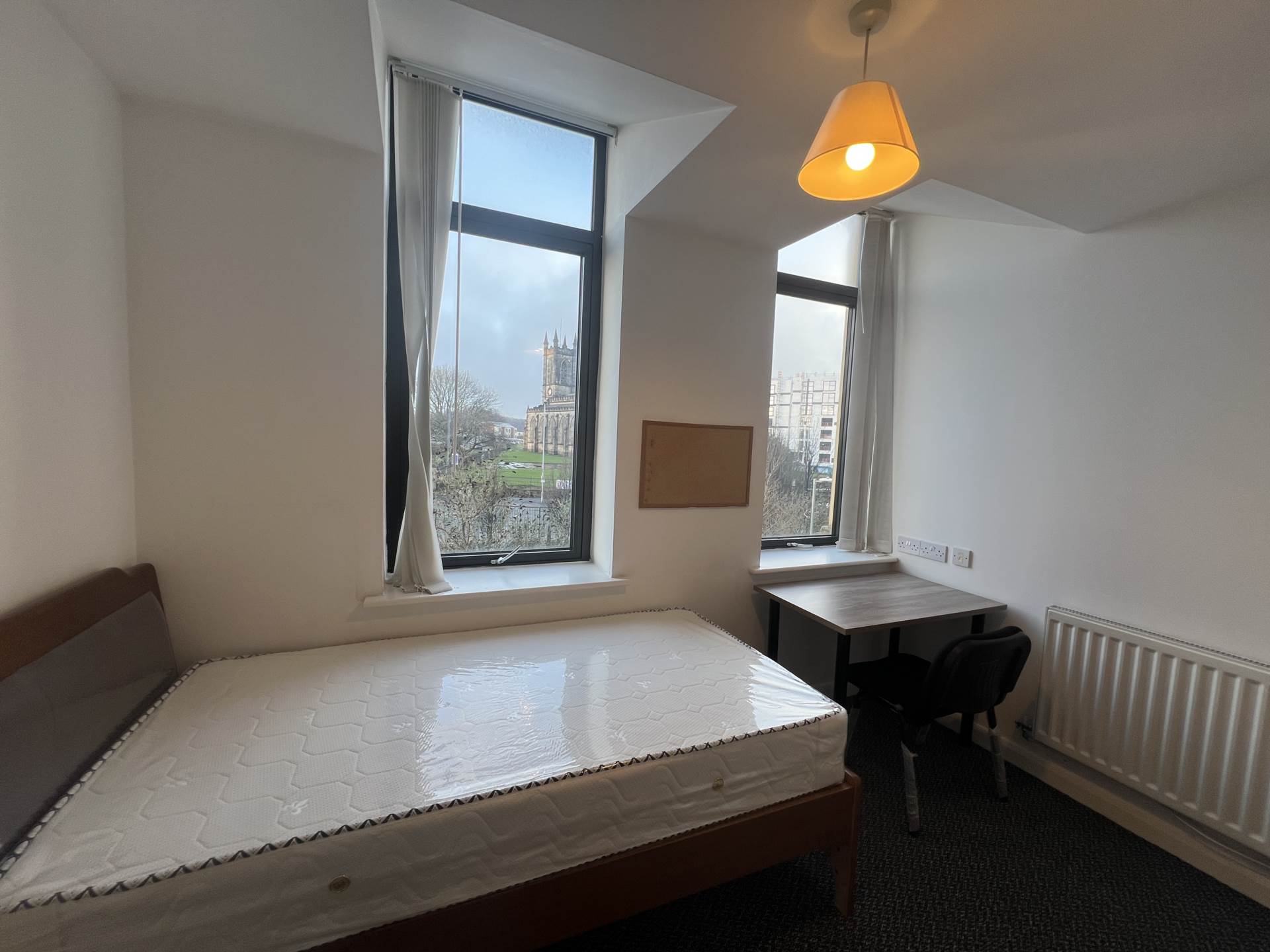 En-suite room, in Gardner Street, Salford, Image 3