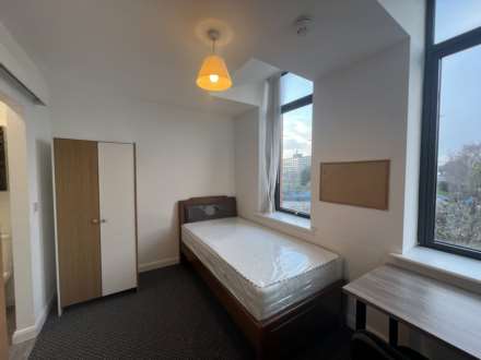 En-suite room, in Gardner Street, Salford, Image 2