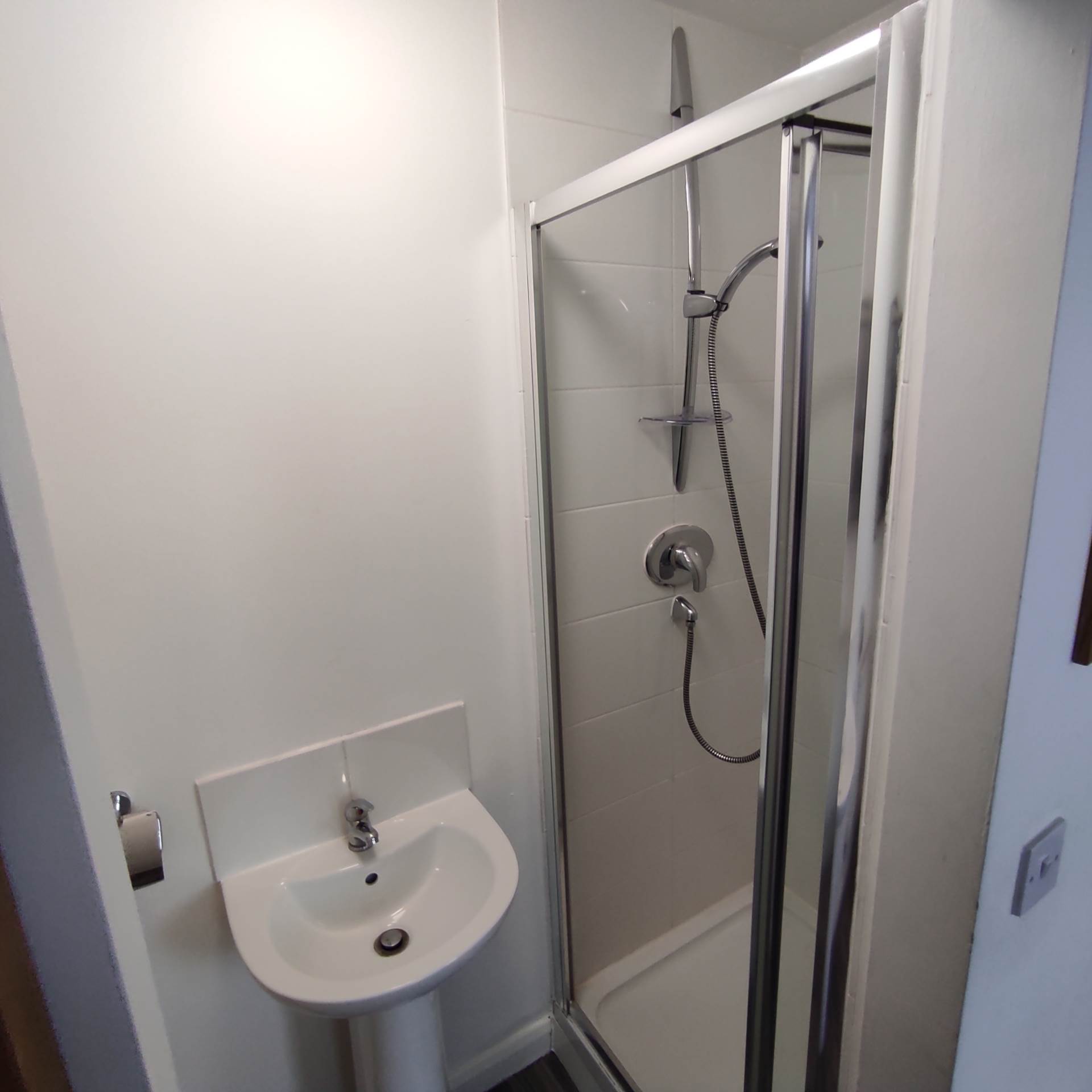 En-suite room, in Gardner Street, Salford, Image 7