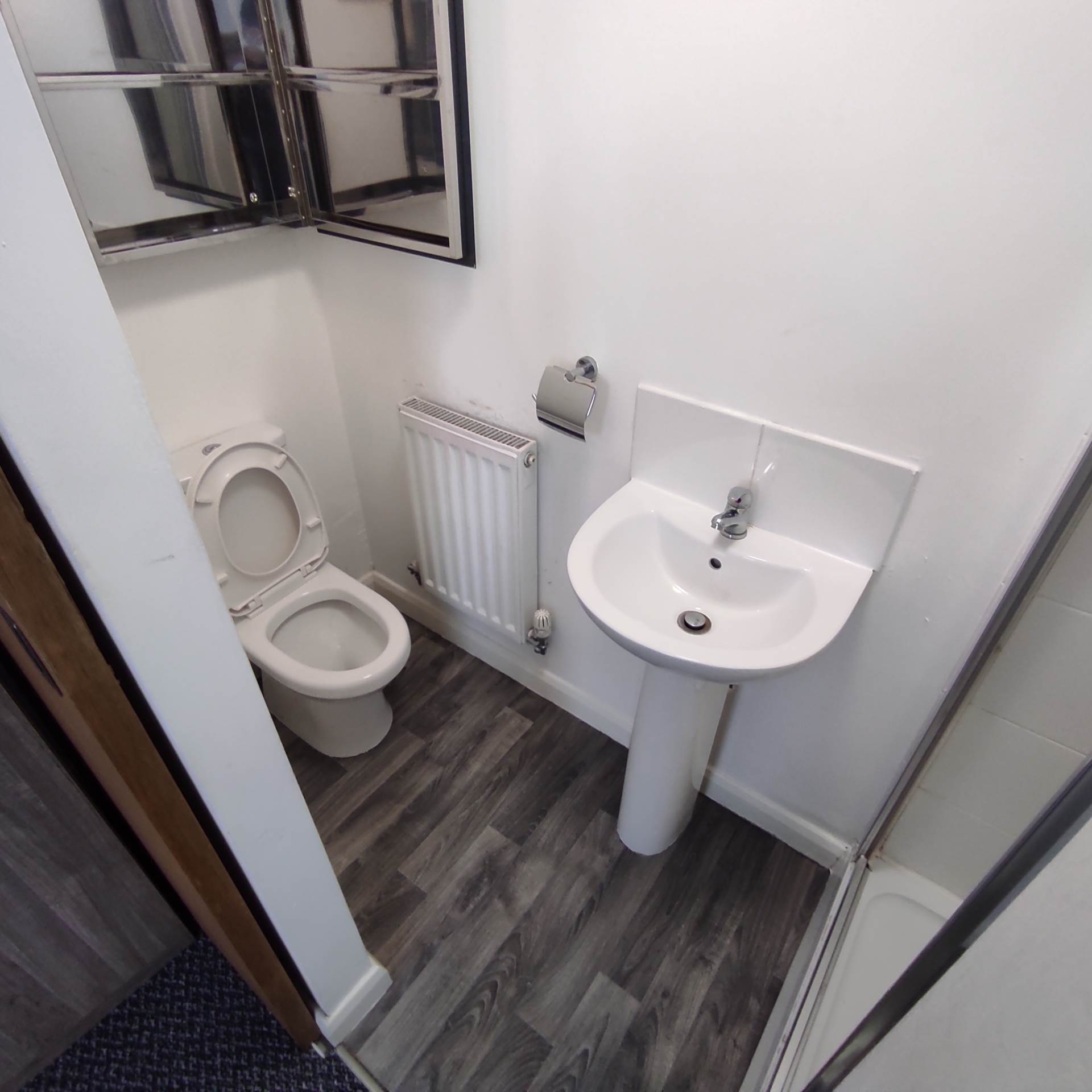 En-suite room, in Gardner Street, Salford, Image 8