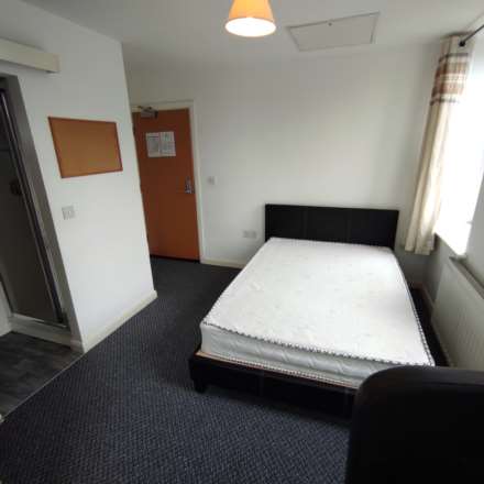 En-suite room, in Gardner Street, Salford, Image 5