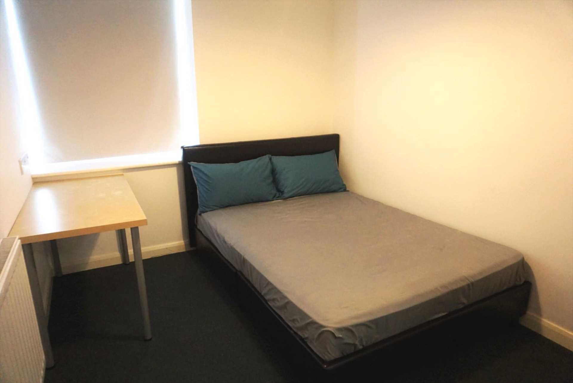 En-suite room, in Gardner Street, Salford, Image 4