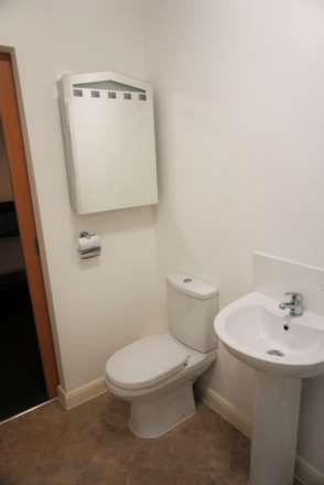 En-suite room, in Gardner Street, Salford, Image 8