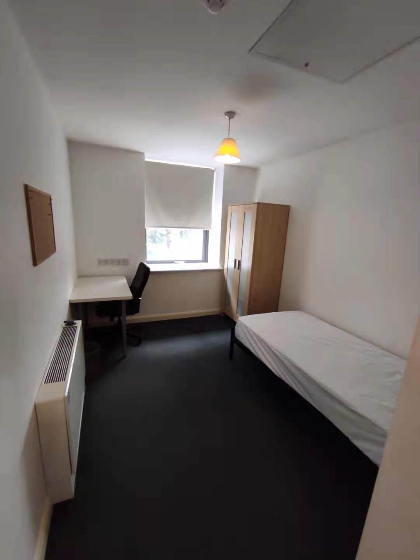 En-suite room, in Gardner Street, Salford, Image 2