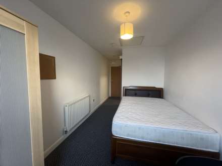 En-suite Double Room, in Gardner Street, Salford, Image 3