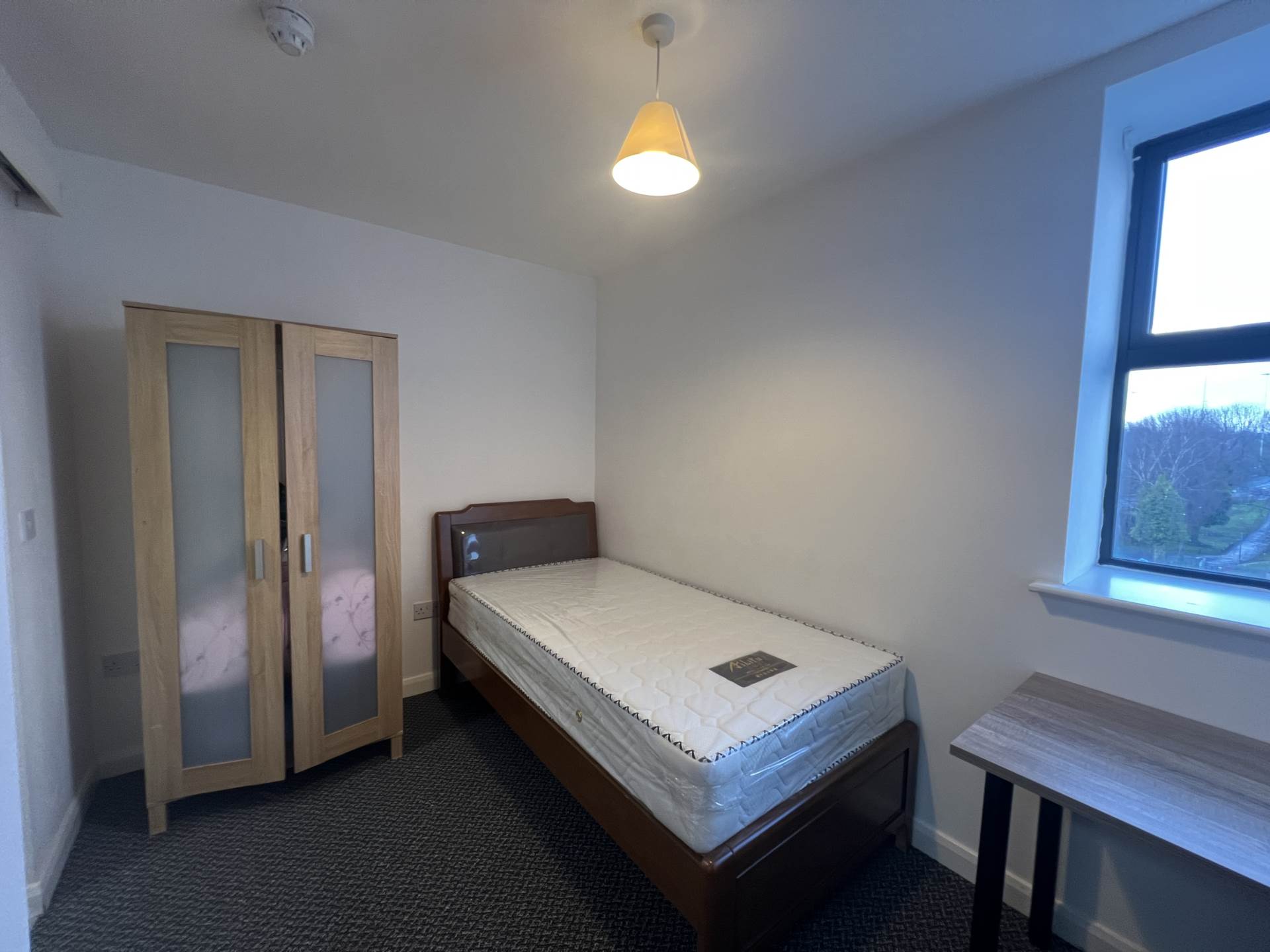 En-suite room, in Gardner Street, Salford, Image 3