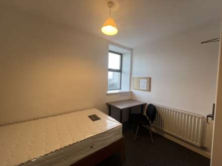 En-suite room, in Gardner Street, Salford, Image 4
