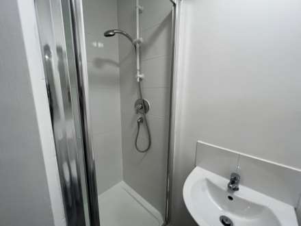 En-suite room, in Gardner Street, Salford, Image 5