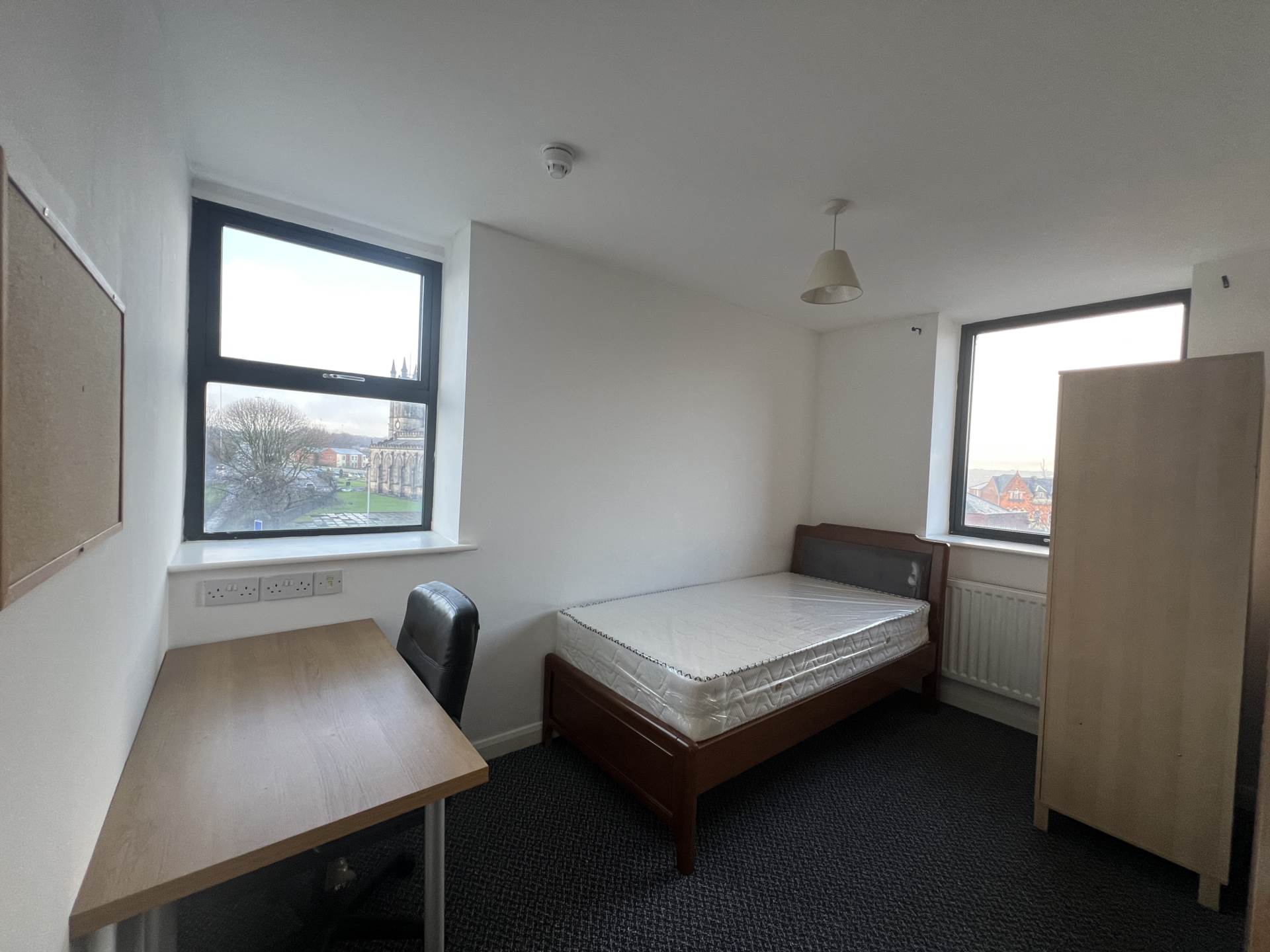 En-suite room, in Gardner Street, Salford, Image 3
