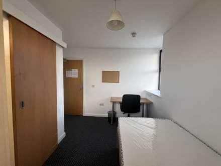 En-suite room, in Gardner Street, Salford, Image 4