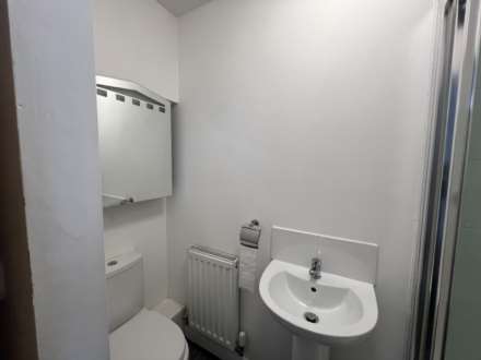 En-suite room, in Gardner Street, Salford, Image 5