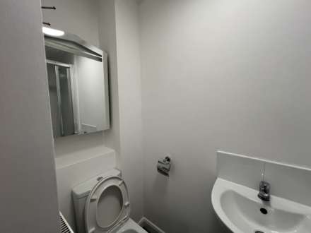 En-suite room, on Broad Street, Salford (ID# 60), Image 6