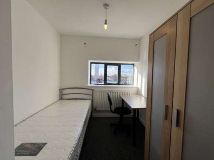 En-suite room, on Board Street, Salford