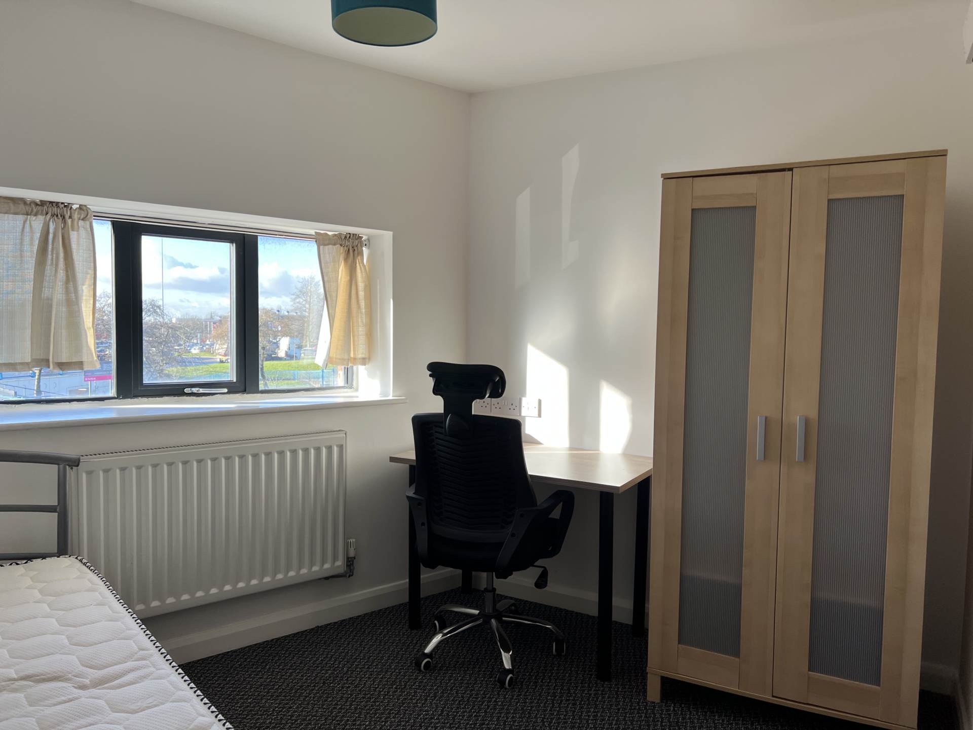 En-suite room, on Broad Street, Salford (ID# 66), Image 2