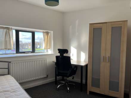 En-suite room, on Broad Street, Salford (ID# 66), Image 2