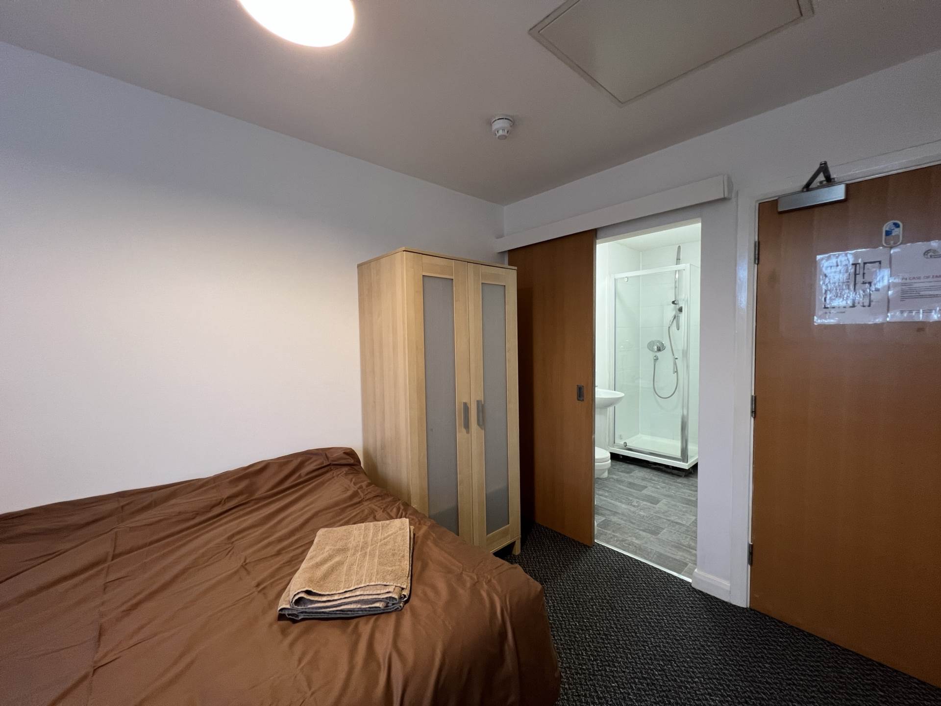 En-suite room, in Gardner Street, Salford, Image 15