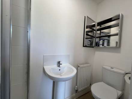 En-suite room, in Gardner Street, Salford, Image 11