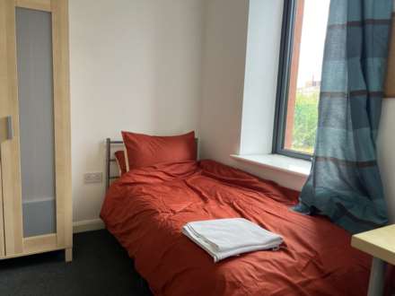 En-suite room, in Gardner Street, Salford, Image 9