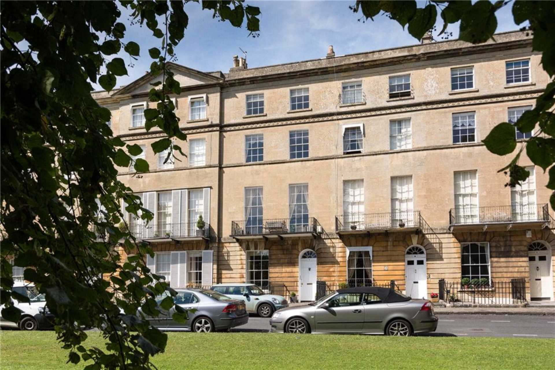 Swallows Property Letting - 2 Bedroom Maisonette, Sion Hill Place, Bath