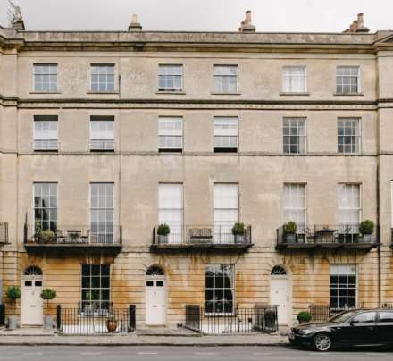 3 Bedroom Maisonette, Sion Hill Place, Bath