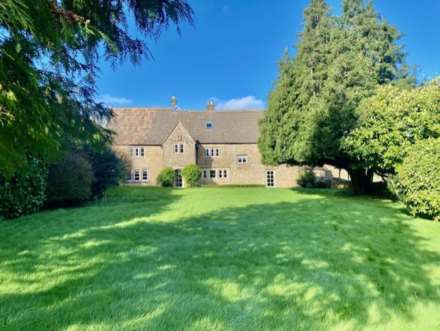 6 Bedroom Farm House, Upper Baggridge, Wellow