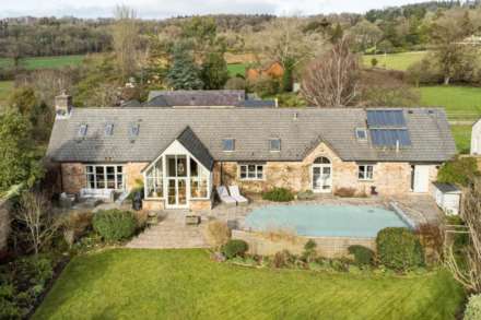 6 Bedroom Detached, Dinder