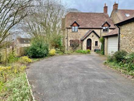 Vicarage Close, Christchurch Street East, Image 1