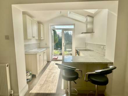 Deverill Rd, Warminster, Image 2
