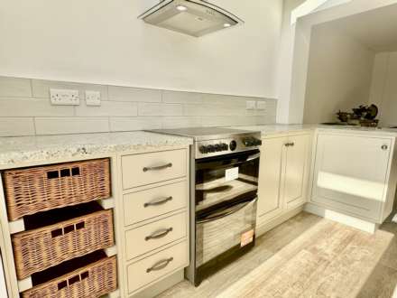 Deverill Rd, Warminster, Image 3