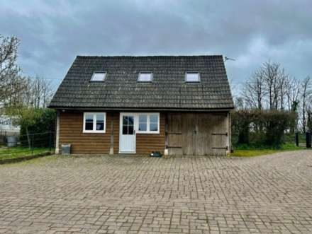 Charnage, Mere, Image 1