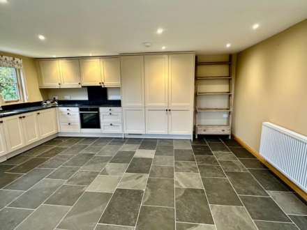 Charnage, Mere, Image 2