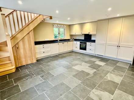 Charnage, Mere, Image 4