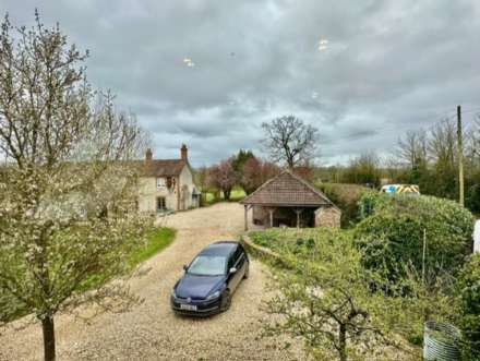 Charnage, Mere, Image 9