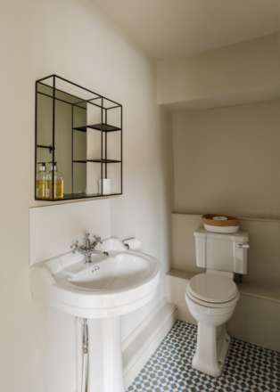 Bailey Hill, Castle Cary, Image 19