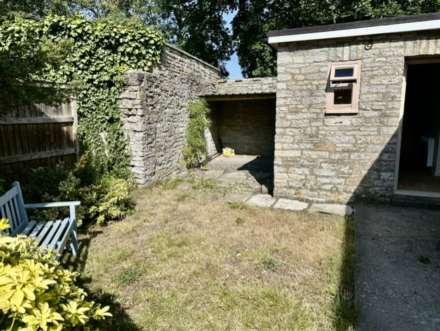 Charlton Adam, Image 8