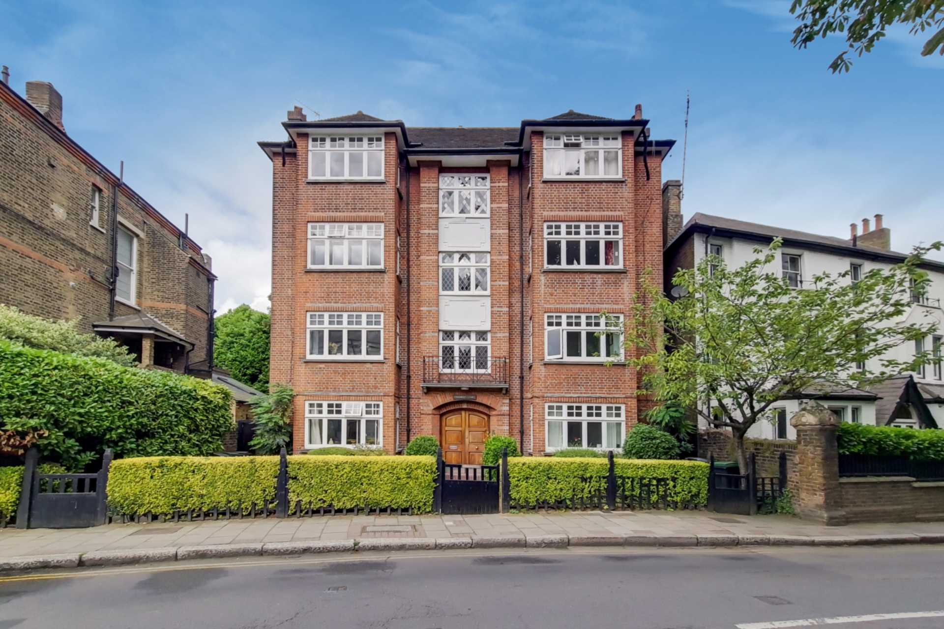 Southwood Lane, Highgate, N6, Image 1