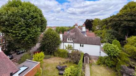 Hornsey Lane Gardens, Highgate, N6, Image 4