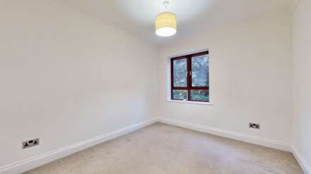 Thornbury Square, Highgate, N6, Image 12