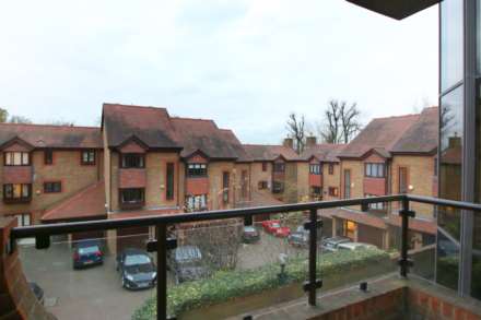 Thornbury Square, Highgate, N6, Image 9