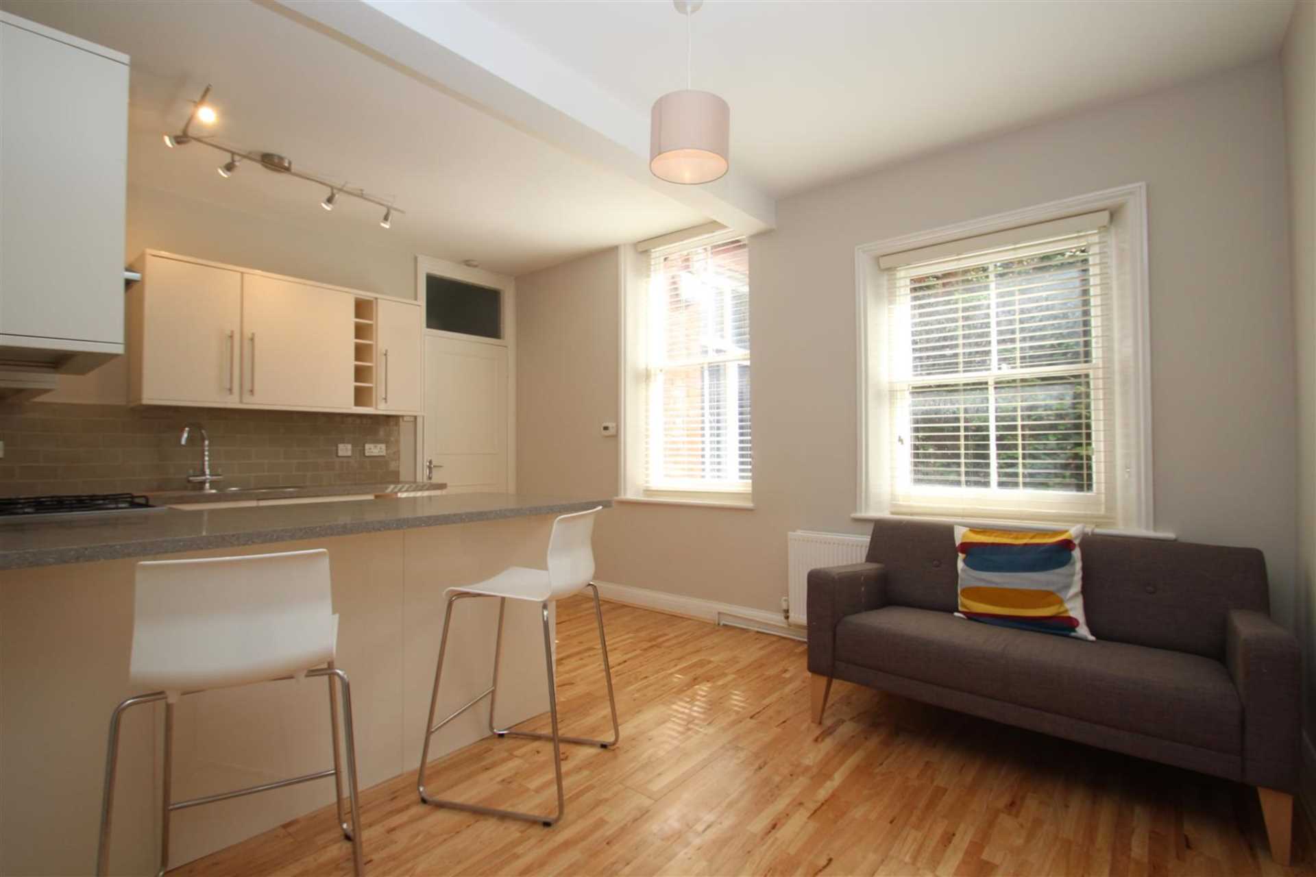 Cromwell Avenue, Highgate, N6, Image 4