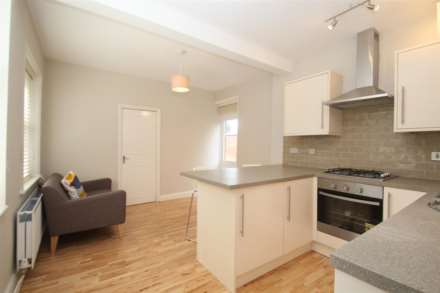 Cromwell Avenue, Highgate, N6, Image 1