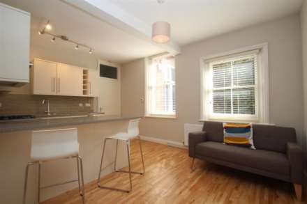 Cromwell Avenue, Highgate, N6, Image 4