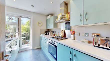Hampstead Lane, Highgate, N6, Image 11