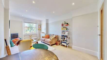 Hampstead Lane, Highgate, N6, Image 9