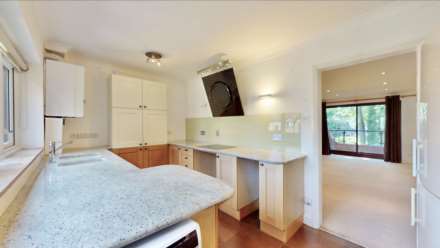 Thornbury Square, Highgate, N6, Image 13