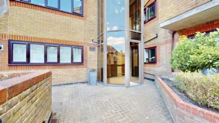 Thornbury Square, Highgate, N6, Image 16