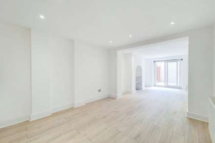 2 Bedroom Apartment, Archway Road, Highgate, N6