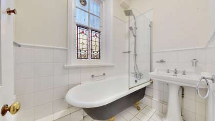 Southwood Lane, Highgate, Image 6