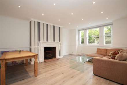 3 Bedroom Apartment, Hampstead Lane, Highgate, N6