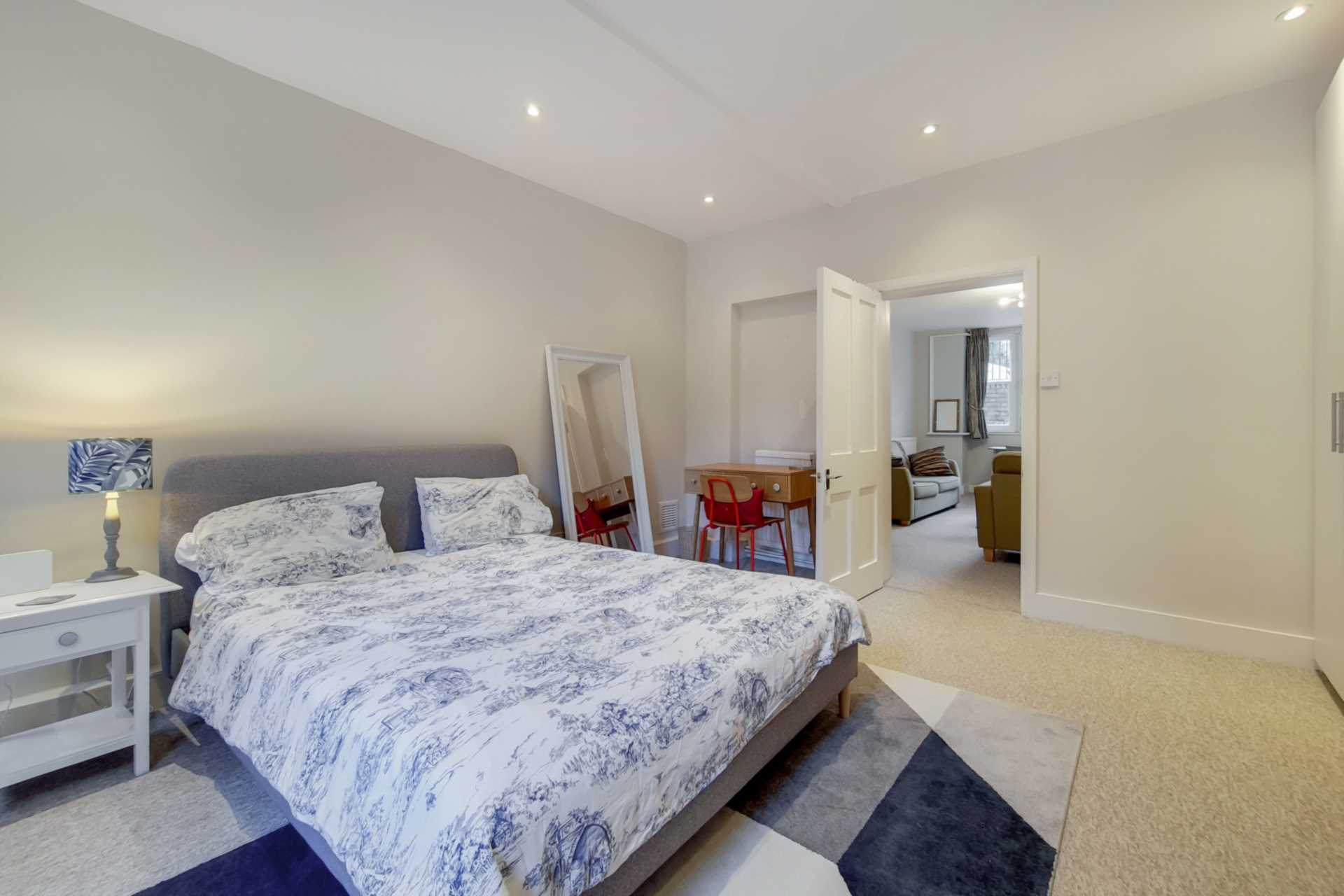 Hampstead Lane, Highgate, N6, Image 10